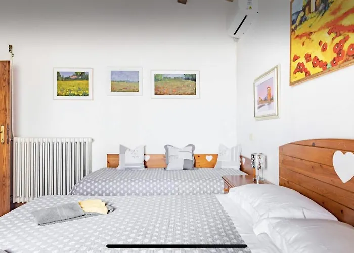 فندق مبيت وإفطار Colle Paradiso تشيزينا